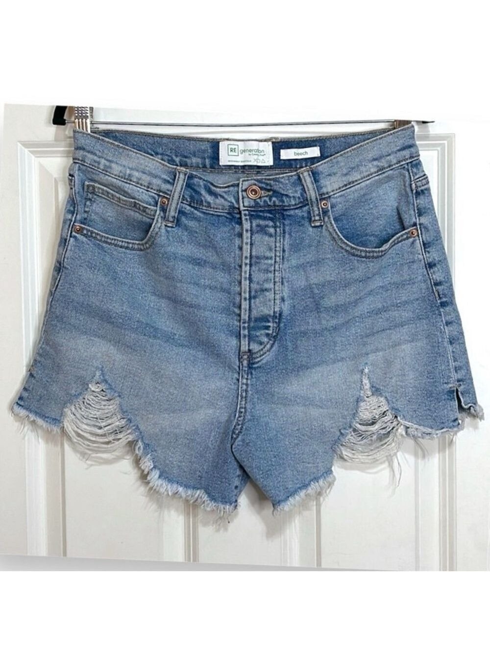 Jean Shorts Juniors Size 7/28 High Rise 3.5” Light Wash